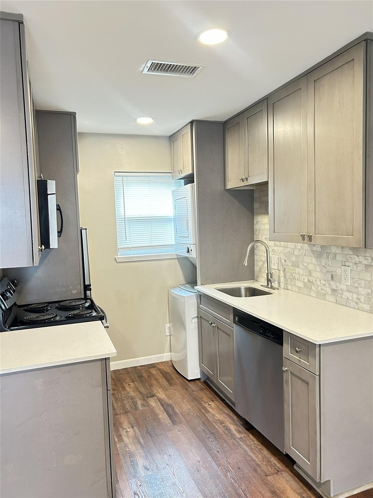 3025 Prospect Street - Photo 5