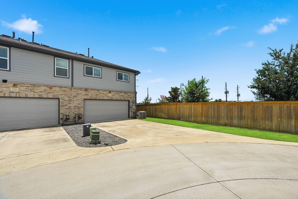 8050 Scanlan Trace - Photo 33