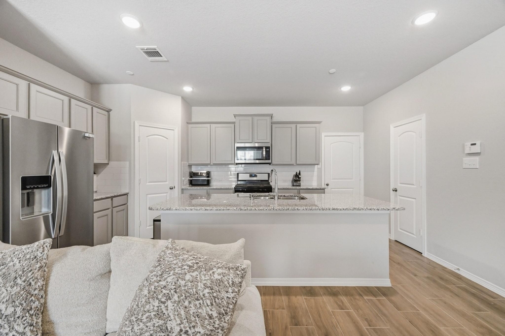8050 Scanlan Trace - Photo 6