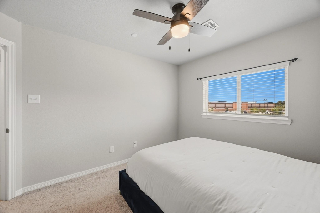 8050 Scanlan Trace - Photo 34
