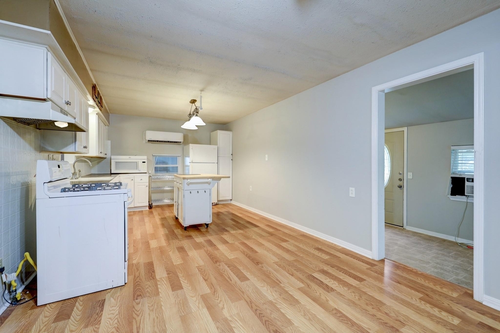9193 Lucille Lane - Photo 13