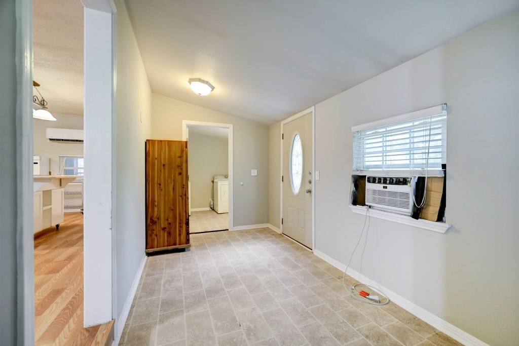 9193 Lucille Lane - Photo 7