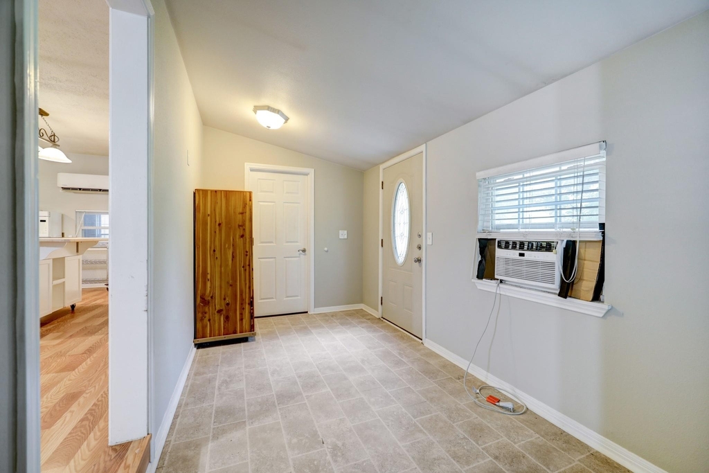 9193 Lucille Lane - Photo 8