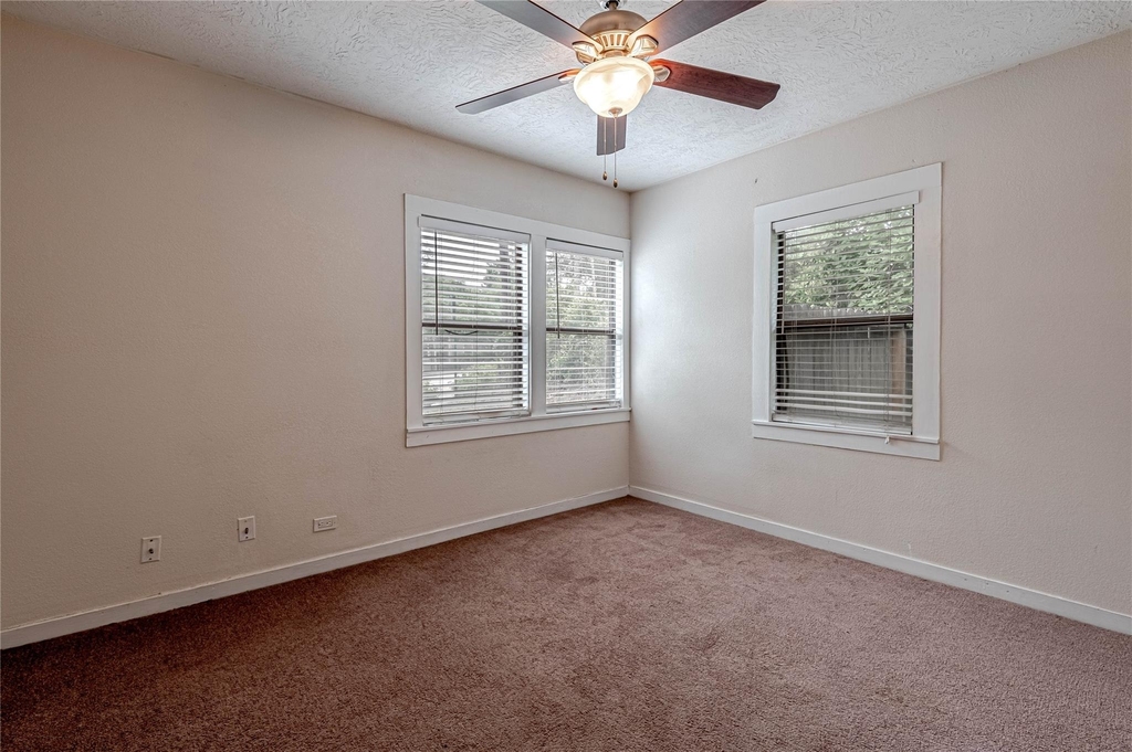 2538 Sycamore Avenue - Photo 15