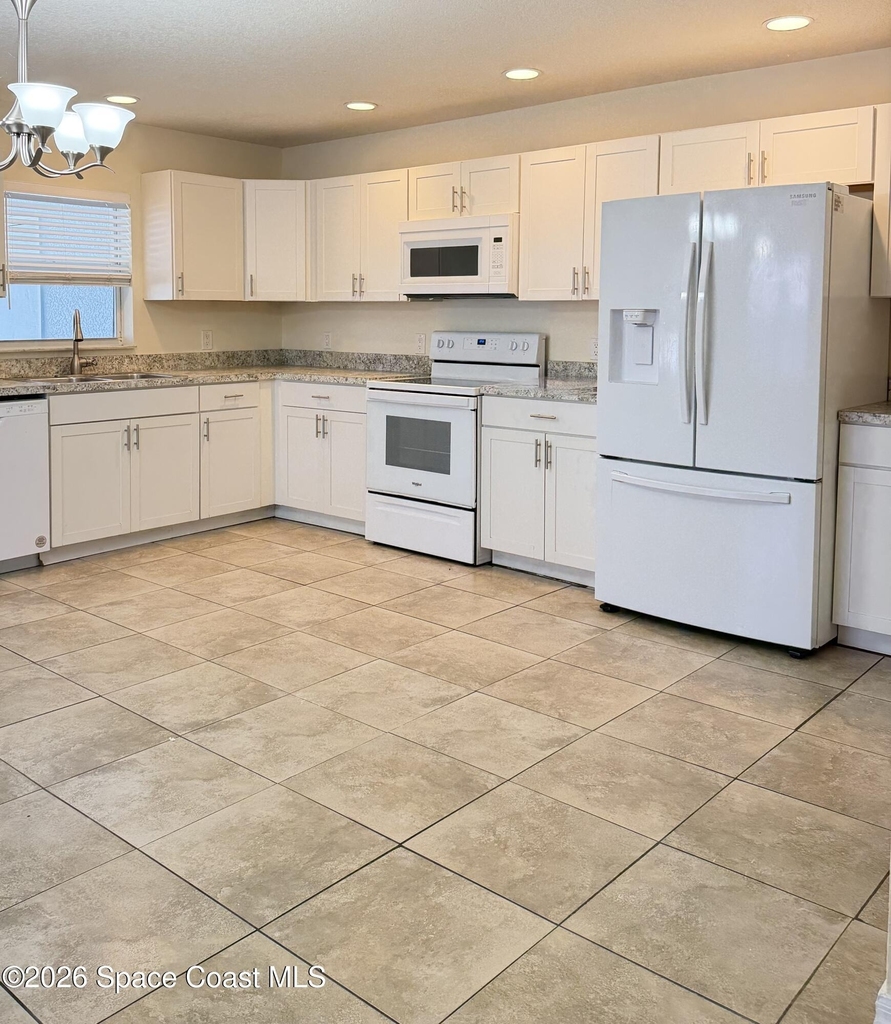 160 Empress Avenue - Photo 1