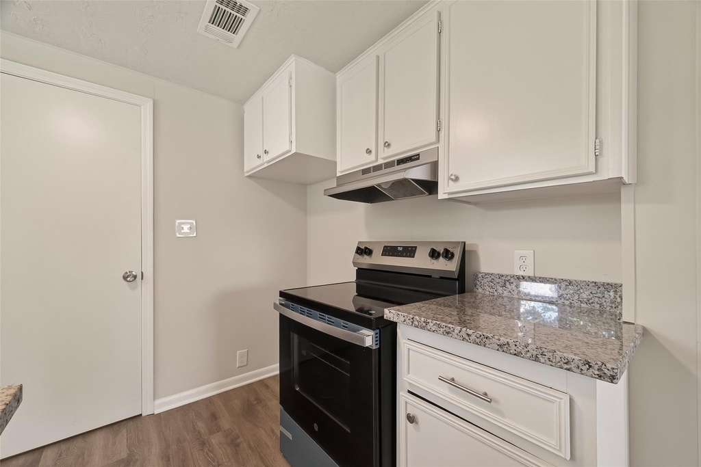 2303 N Cleveland Street - Photo 13