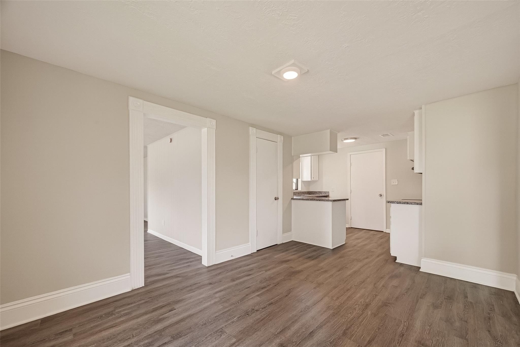 2303 N Cleveland Street - Photo 9