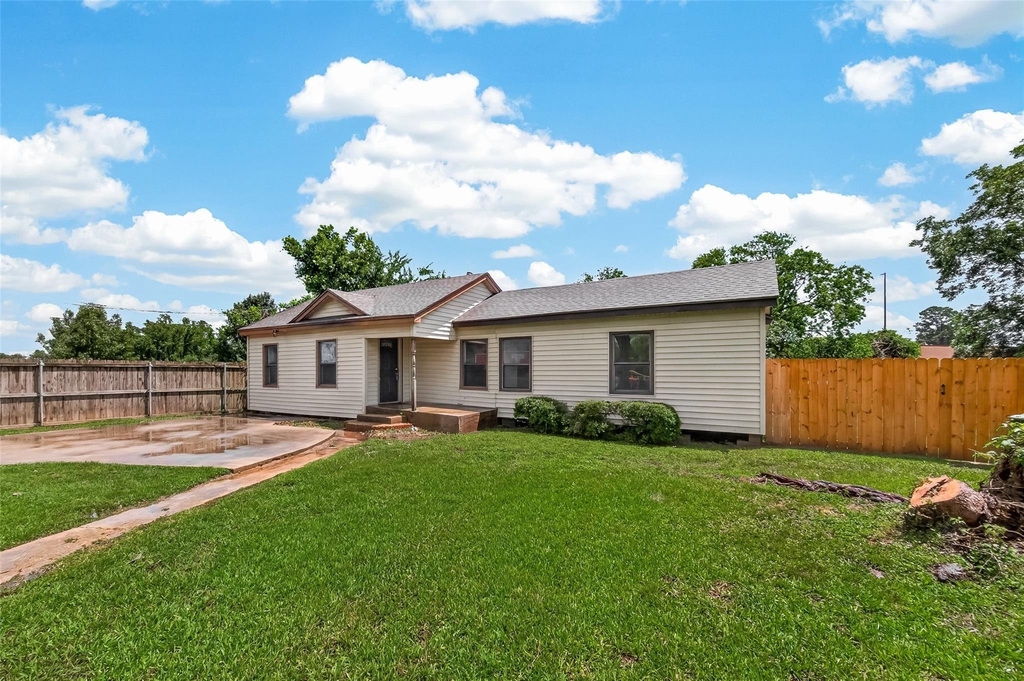 2303 N Cleveland Street - Photo 2