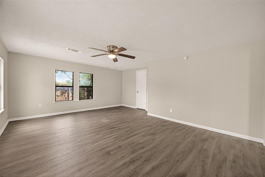 2303 N Cleveland Street - Photo 4