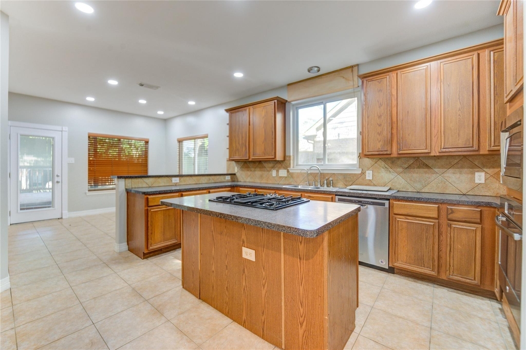 12207 Lakewood Glade Court - Photo 14