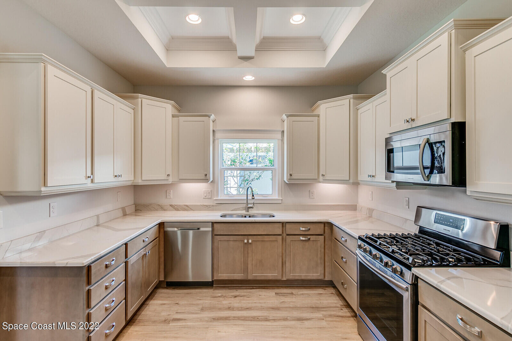 1398 Tullagee Avenue - Photo 19