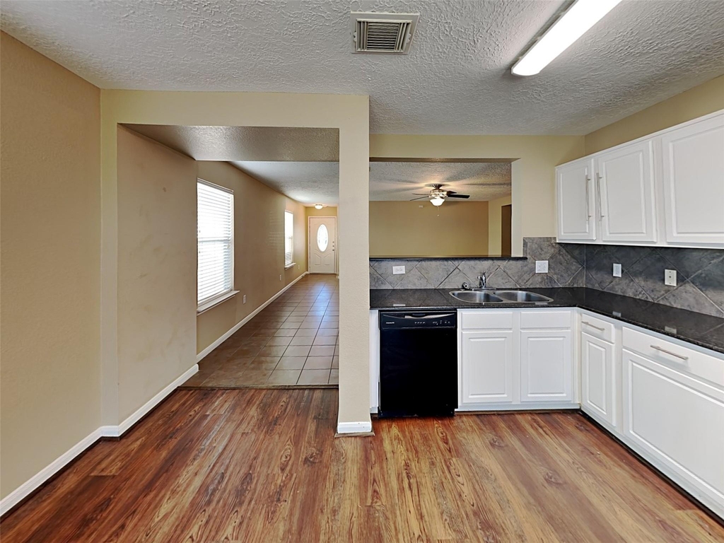 29231 Legends Green Drive - Photo 2