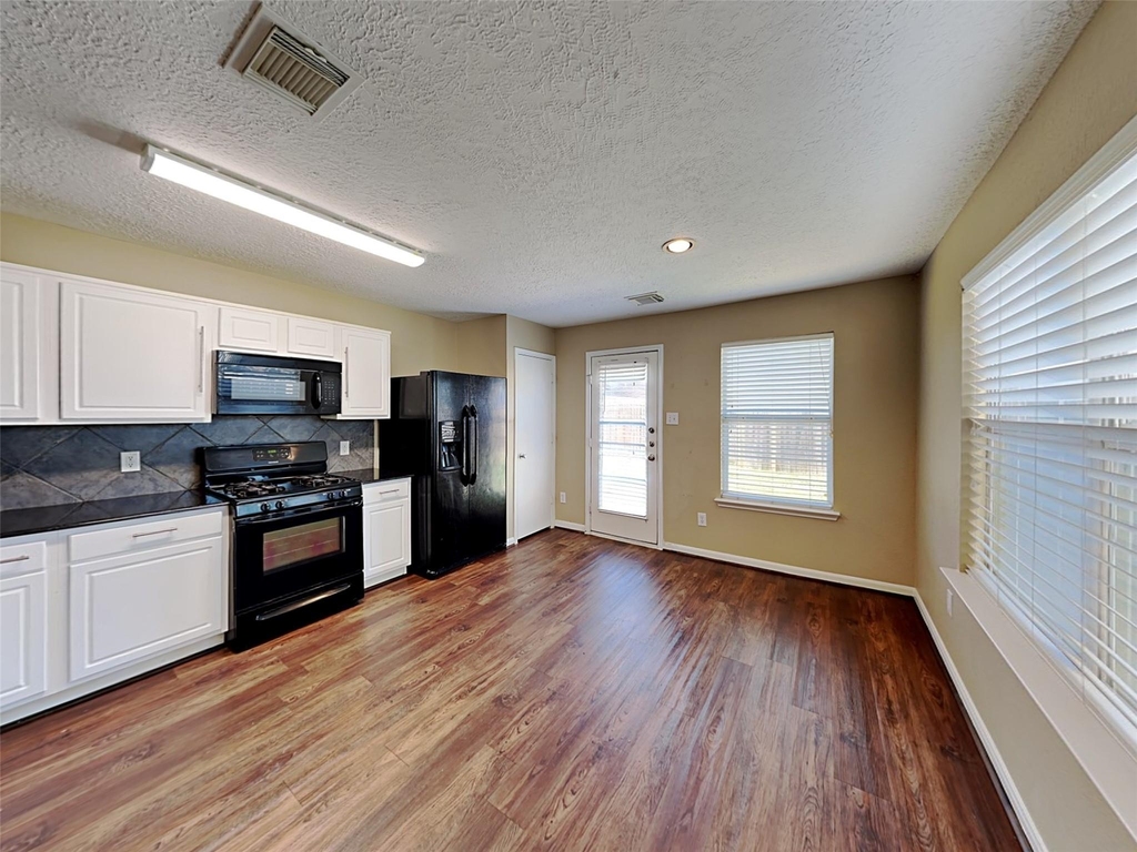 29231 Legends Green Drive - Photo 1