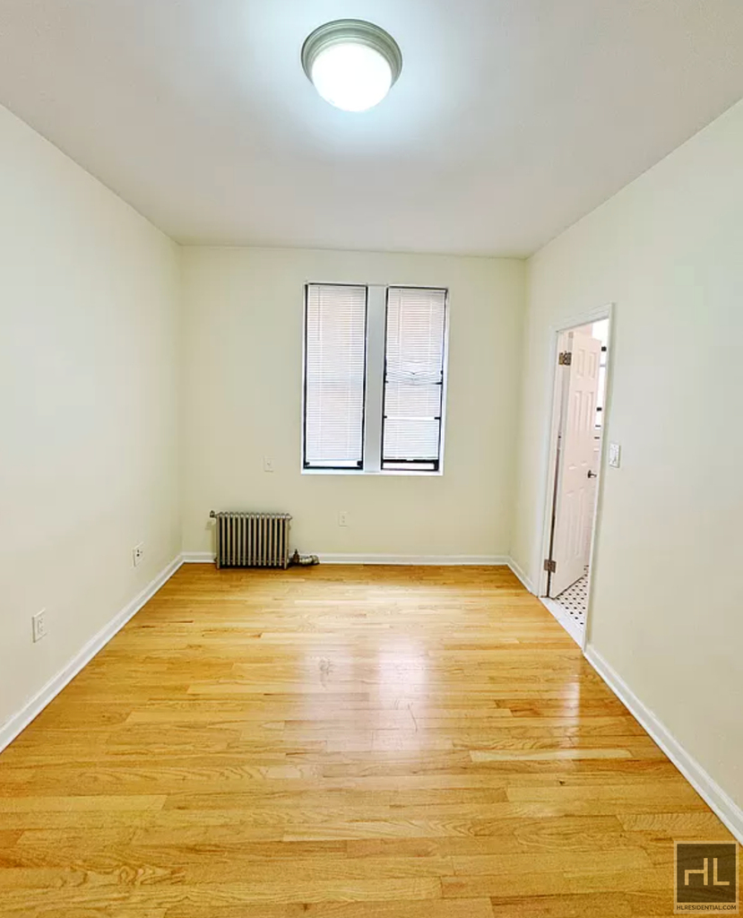 West 45 Street - Photo 2