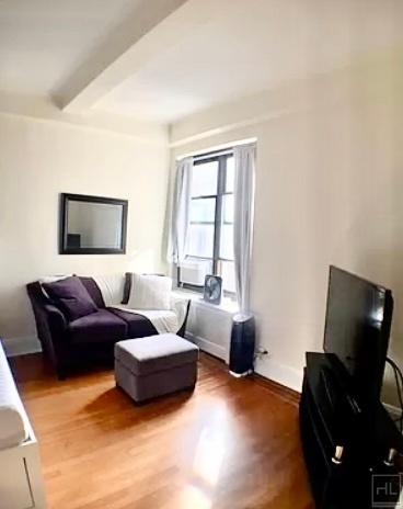 Second Avenue - Photo 1