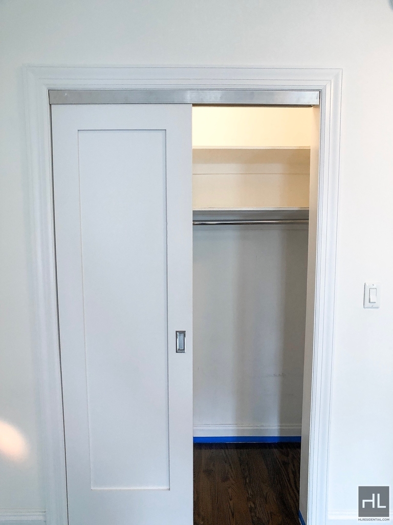 East 65 Street - Photo 1