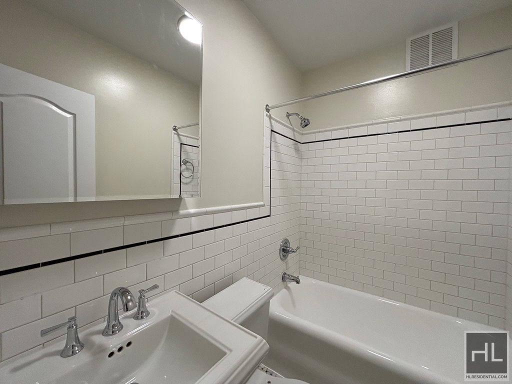 Second Avenue - Photo 5