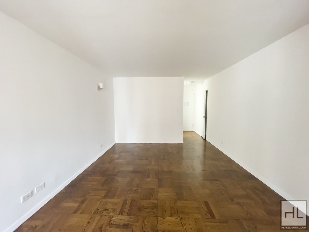 East 35 Street - Photo 1