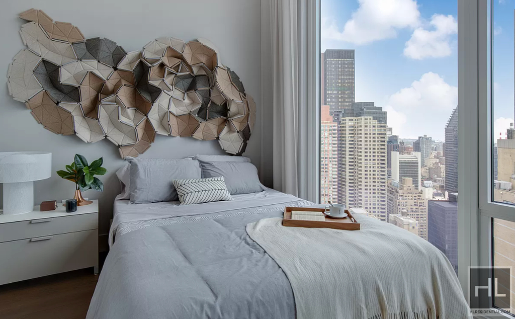 East 44th Street - Photo 4