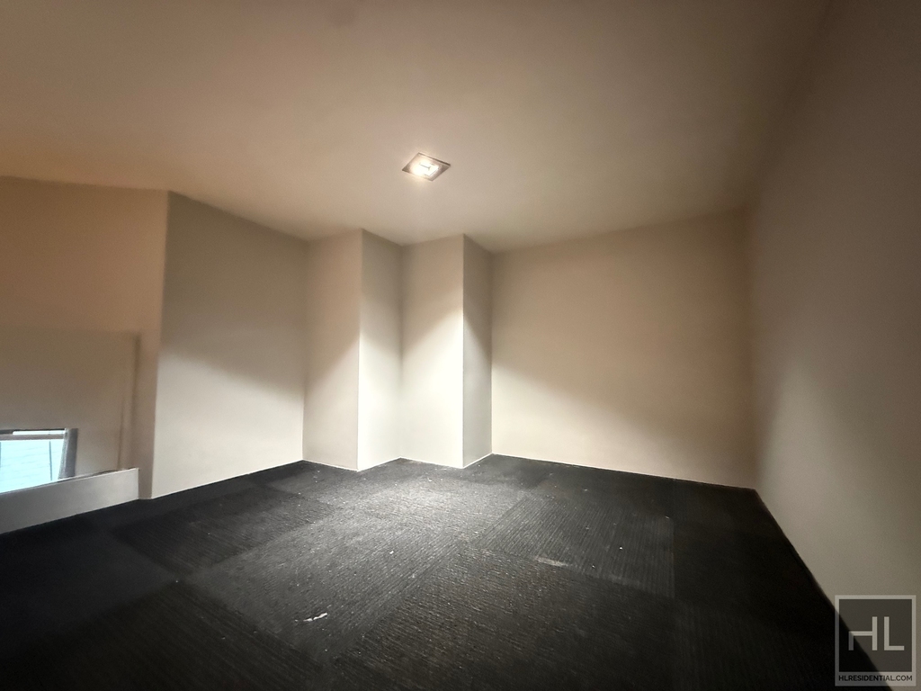 W 51st St. - Photo 3