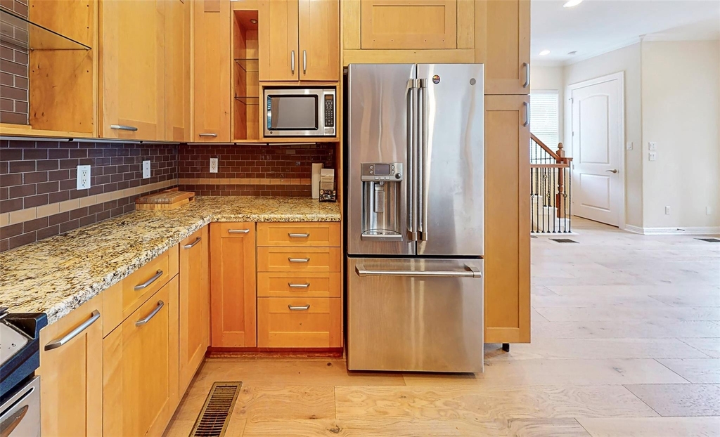 2104 State Street - Photo 11