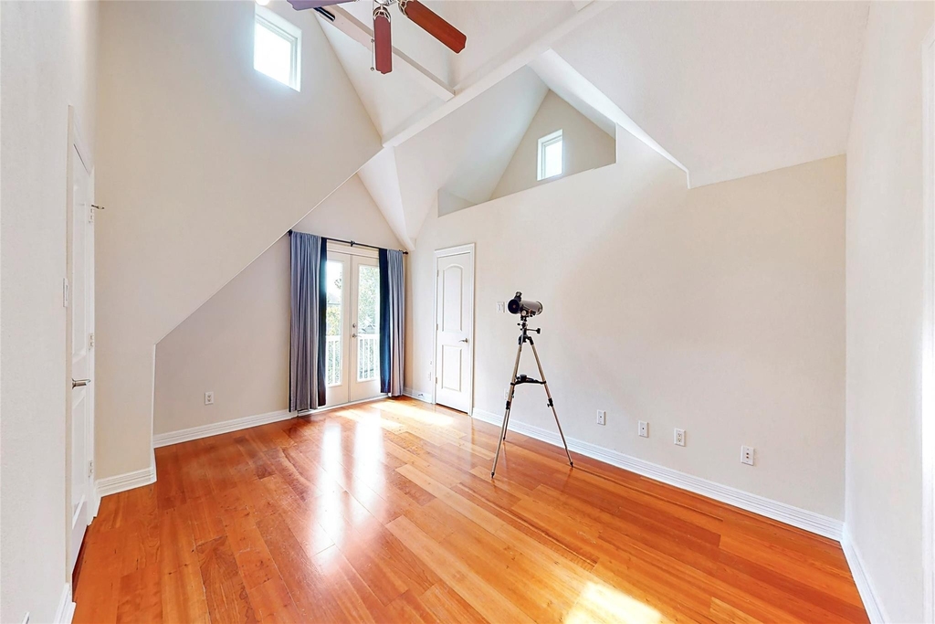 2104 State Street - Photo 13