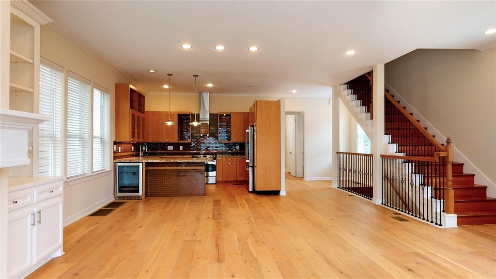 2104 State Street - Photo 7
