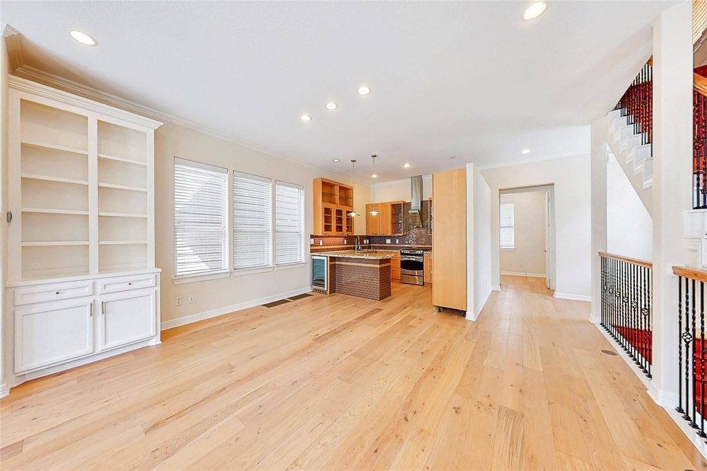 2104 State Street - Photo 2