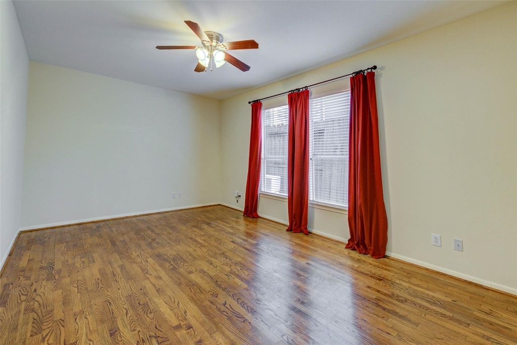 302 Fargo Street - Photo 5