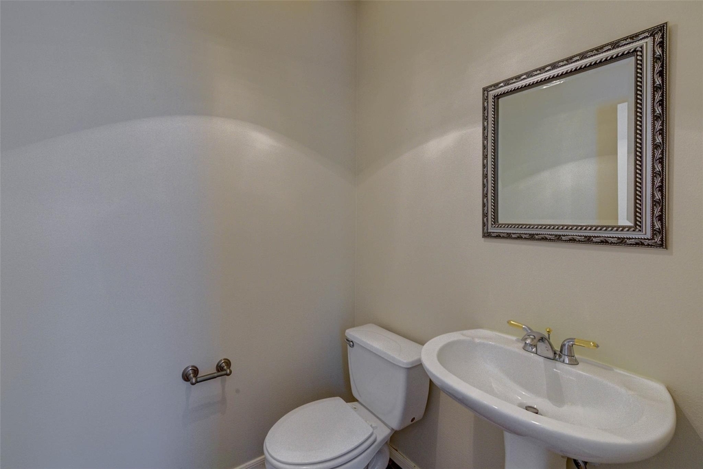 302 Fargo Street - Photo 9