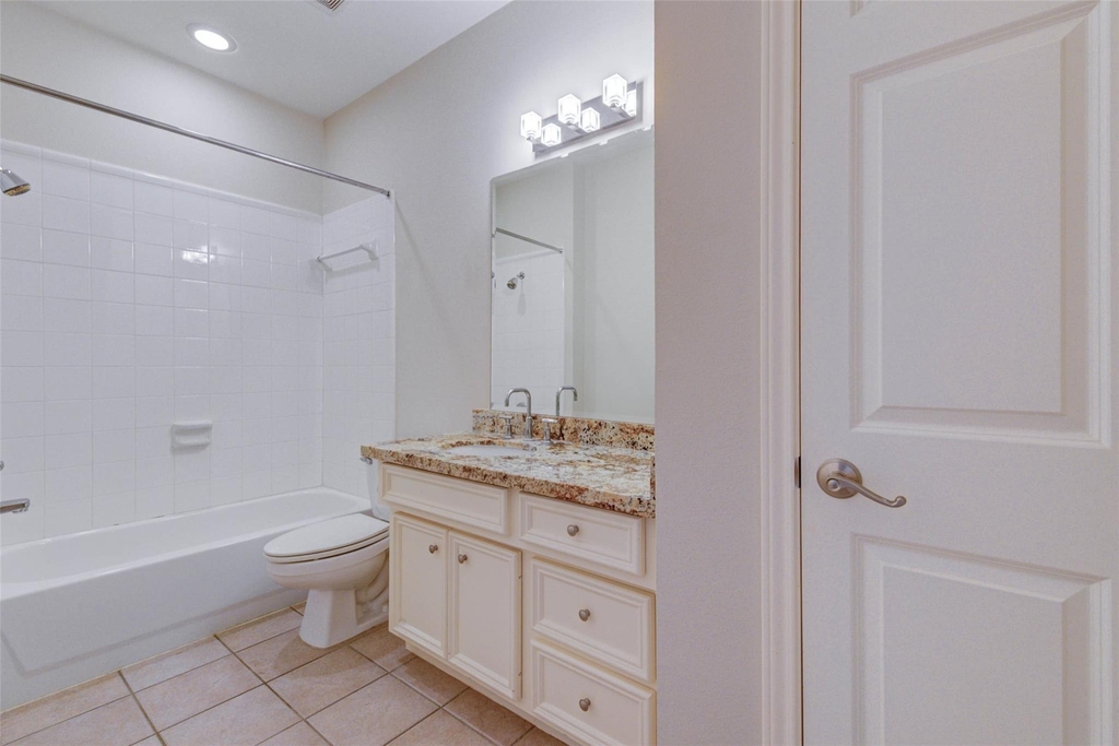 302 Fargo Street - Photo 3