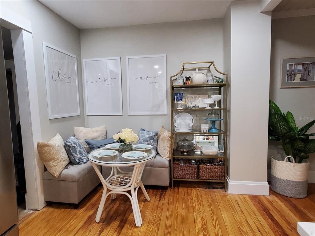 410 N Oleander Avenue - Photo 8