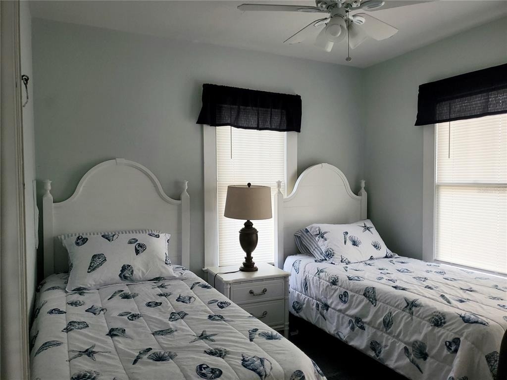 410 N Oleander Avenue - Photo 6