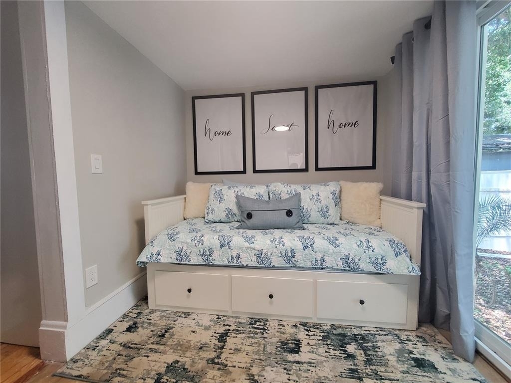 410 N Oleander Avenue - Photo 9