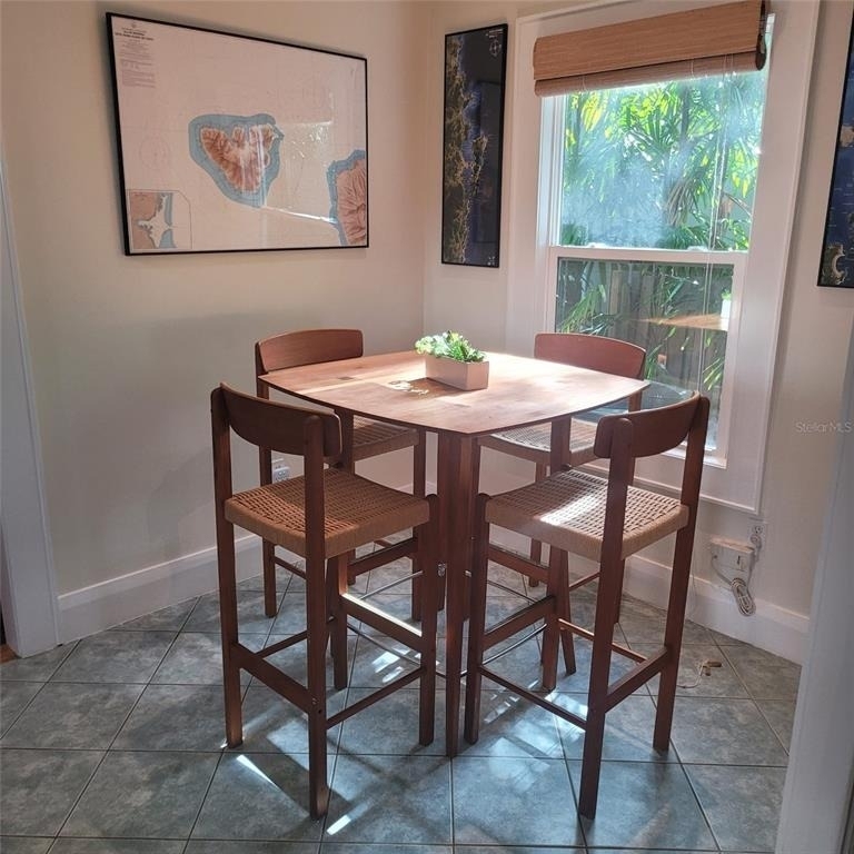 2916 W Bay Court Avenue - Photo 2