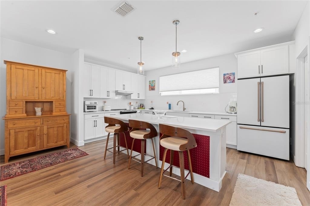 2621 1st Avenue N - Photo 4