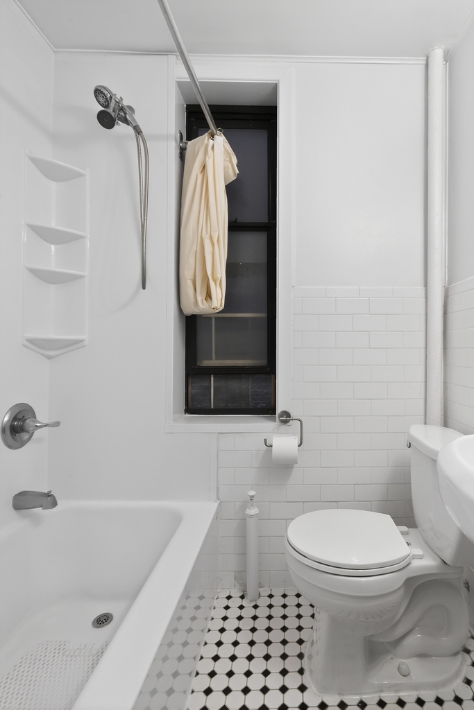 212 East 84th Street - Photo 6