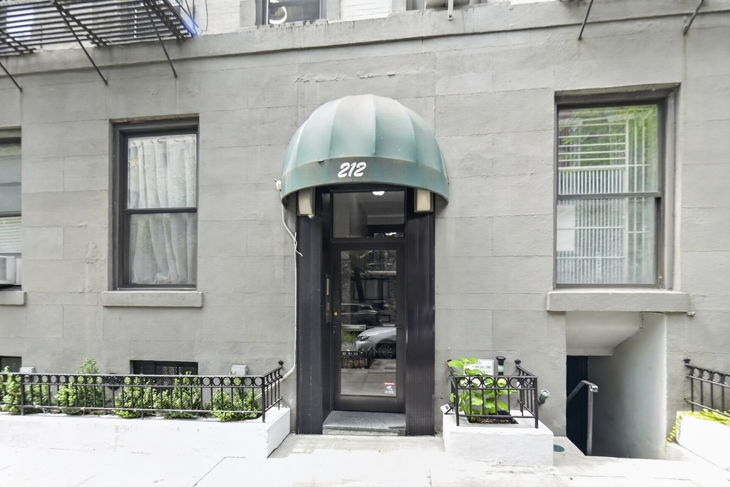 212 East 84th Street - Photo 7