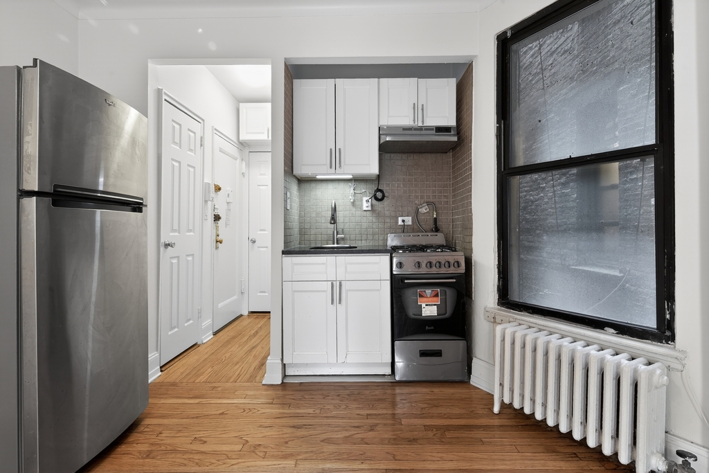 212 East 84th Street - Photo 3