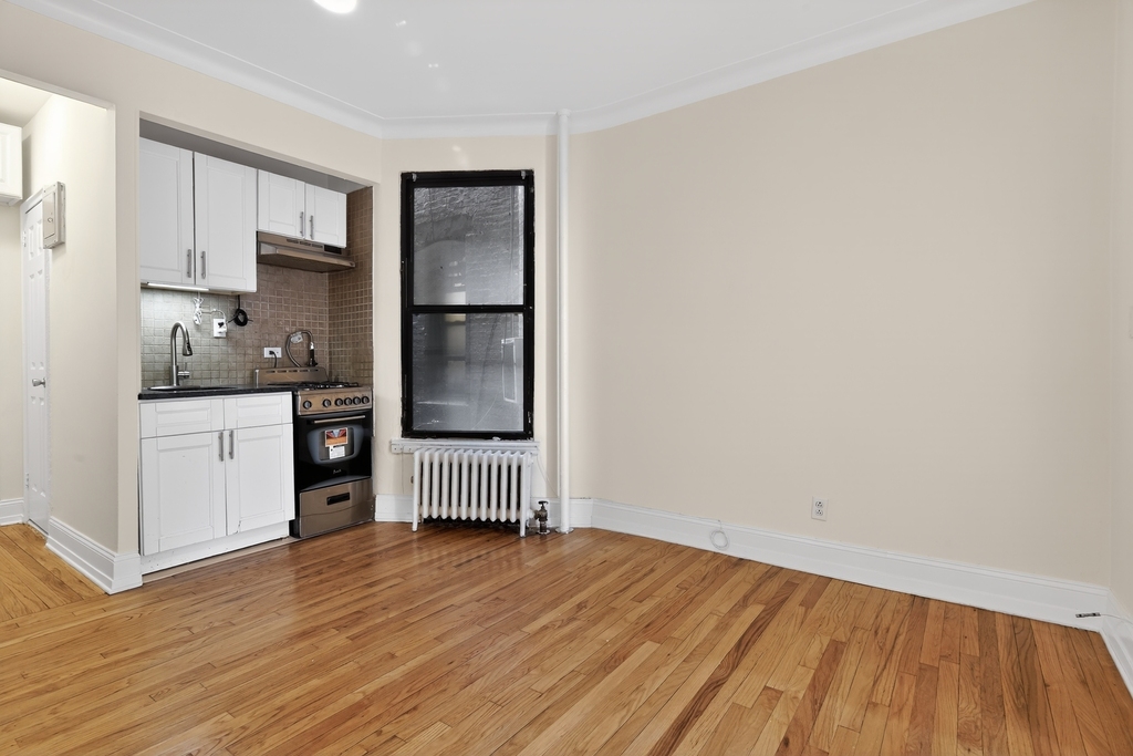 212 East 84th Street - Photo 1