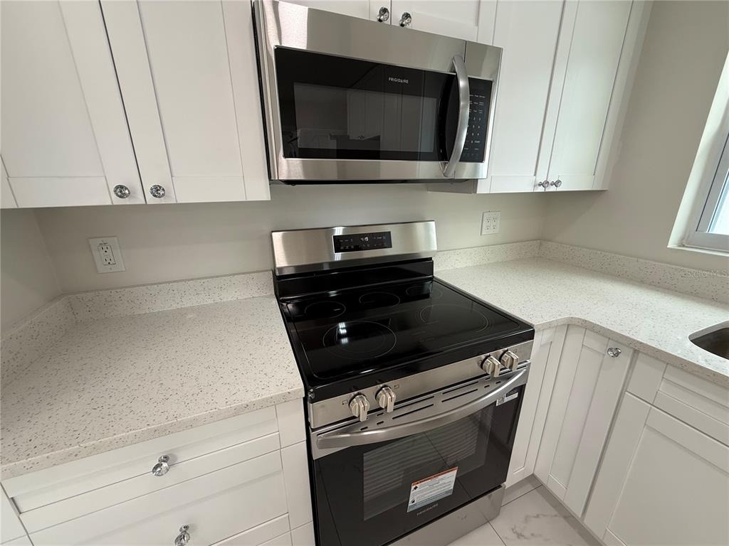 15406 Avalon Avenue - Photo 10