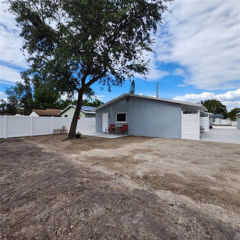 15406 Avalon Avenue - Photo 6
