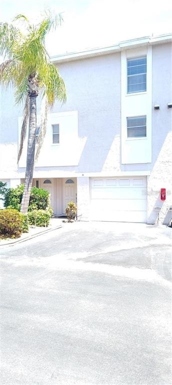 255 Capri Circle N - Photo 1