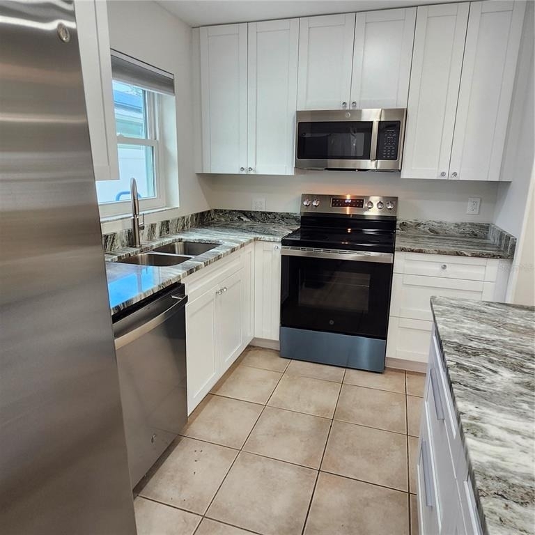 15414 Avalon Avenue - Photo 9