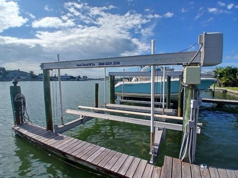 2505 Bay Boulevard - Photo 2