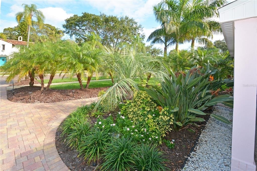 7020 Mango Avenue S - Photo 2
