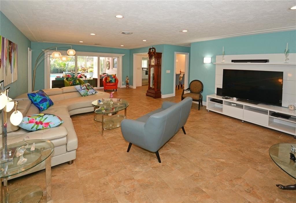 7020 Mango Avenue S - Photo 5