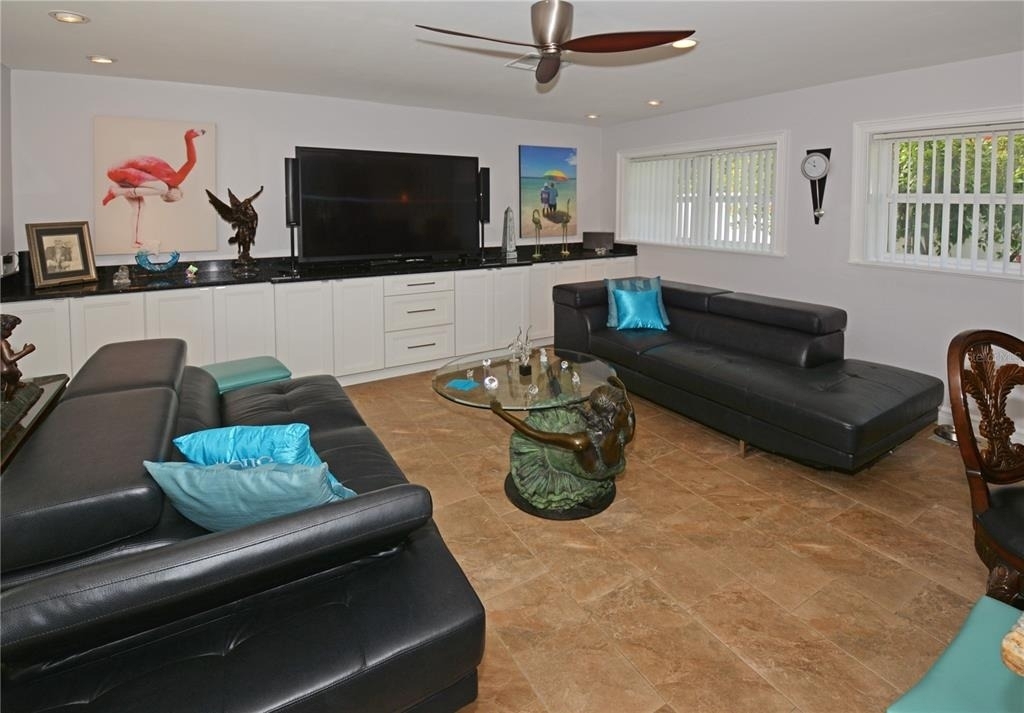 7020 Mango Avenue S - Photo 18