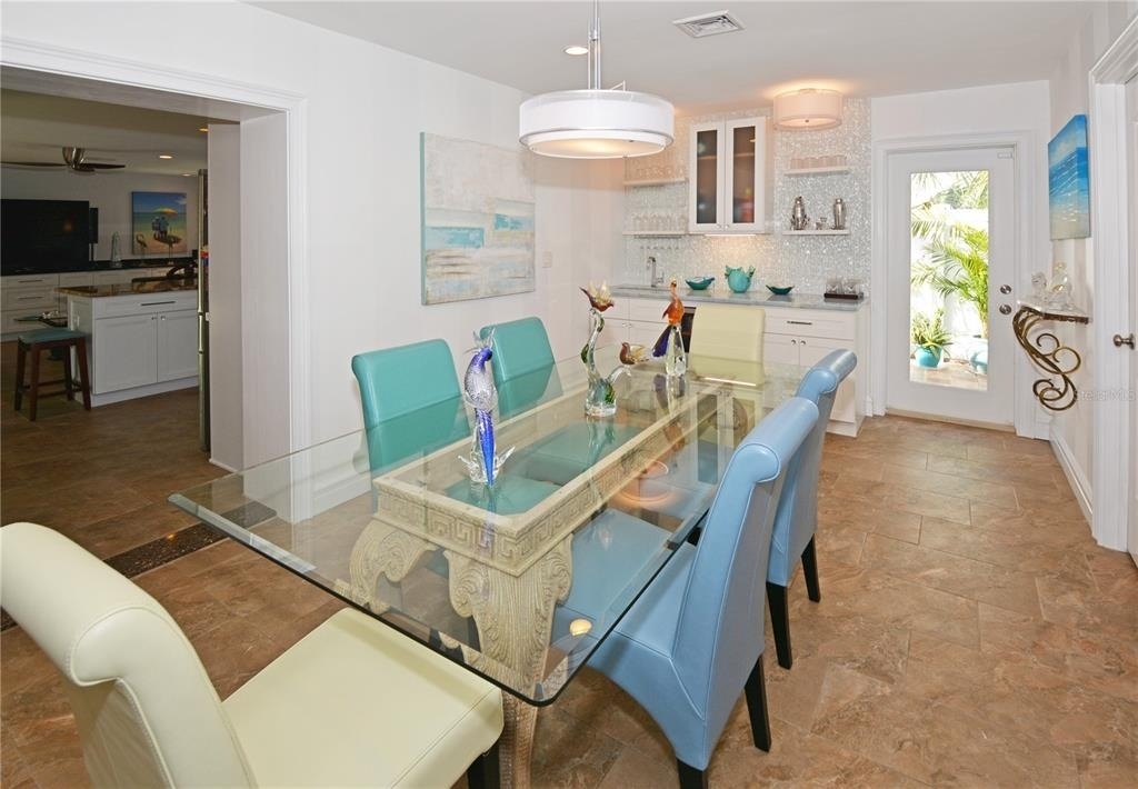 7020 Mango Avenue S - Photo 11
