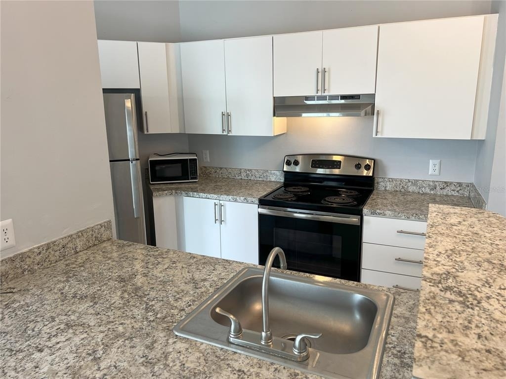 2568 Woodgate Boulevard - Photo 6
